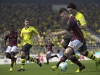 fifa14_ps3_jostle_for_ball